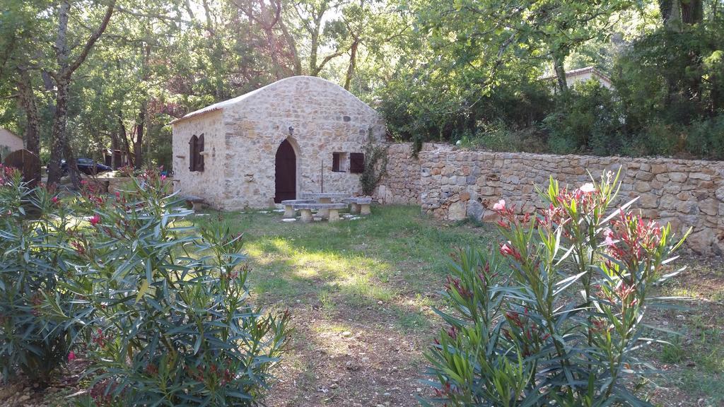 Le Donjon Des Combes Et Son Spa Fayence Habitación foto