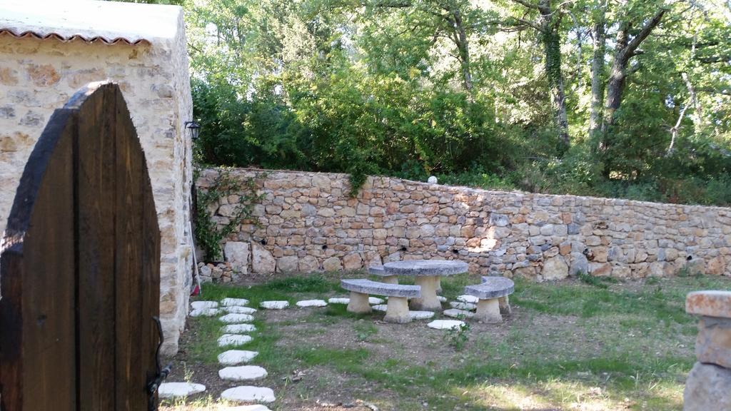 Le Donjon Des Combes Et Son Spa Fayence Habitación foto