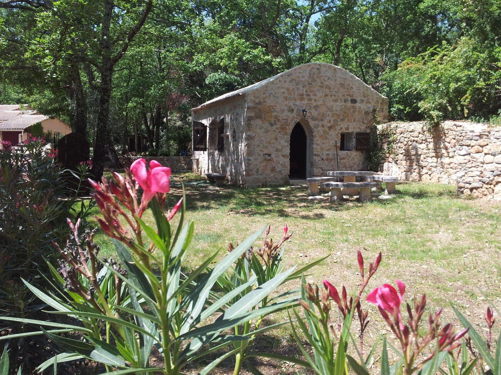 Le Donjon Des Combes Et Son Spa Fayence Exterior foto